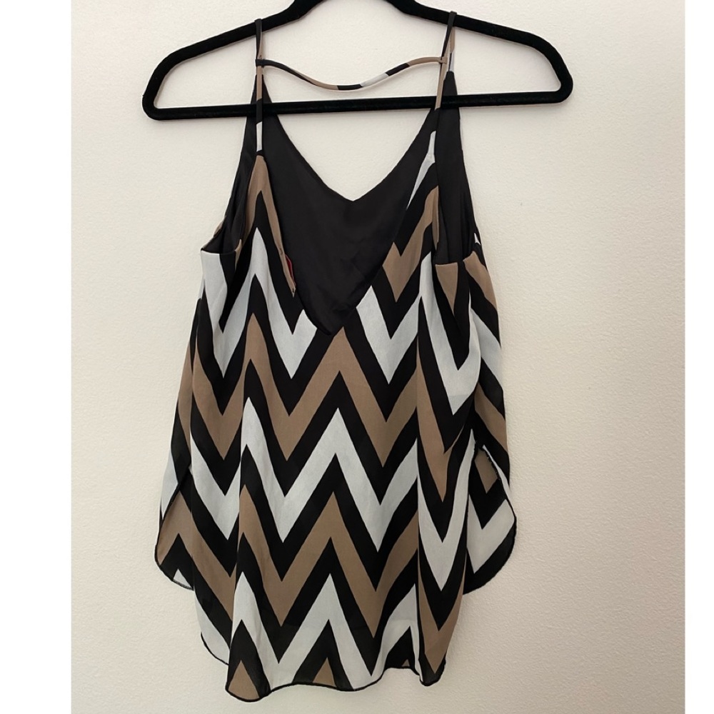 Chevron flowy top - Picture 2 of 2